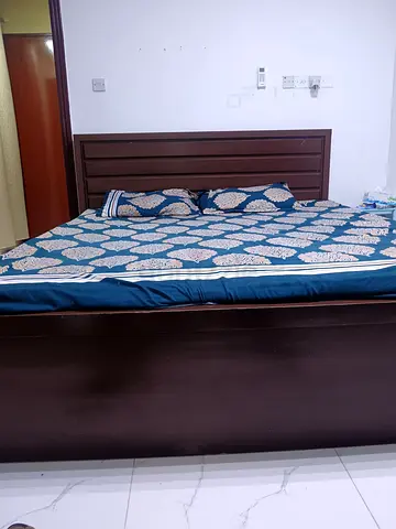 King Size Wooden Bed With Matras
