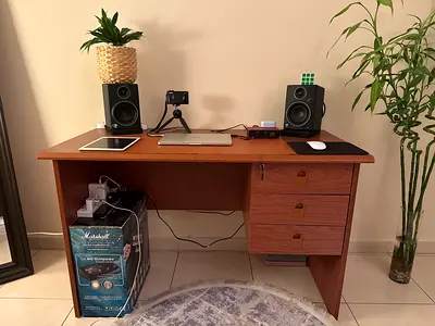 Medium Wooden Computer Desk with Drawers – Good Condition