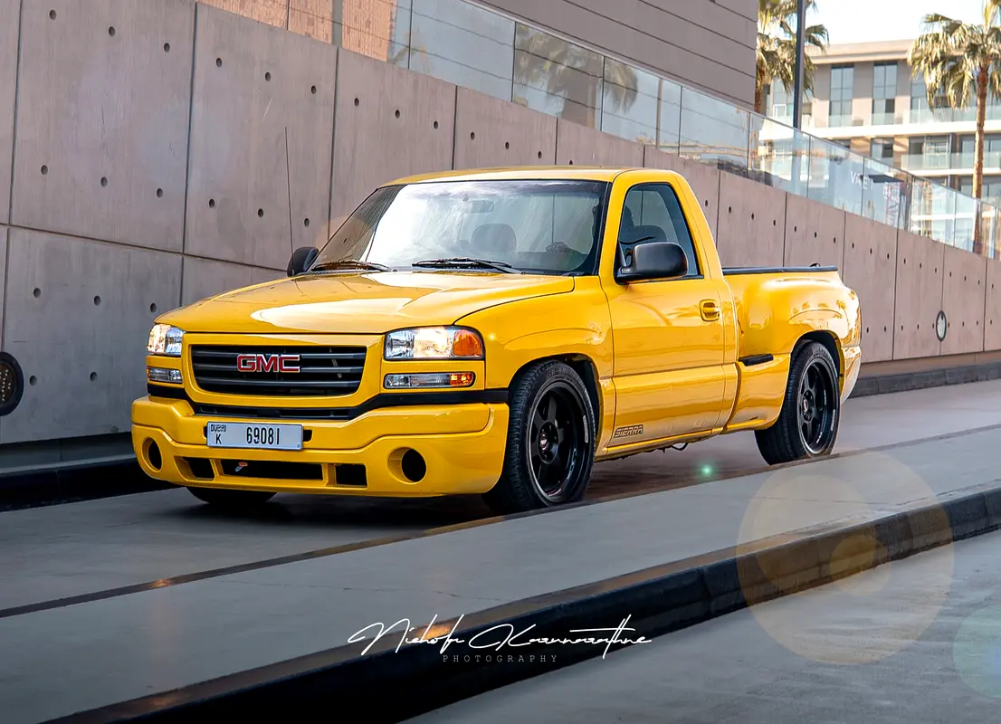 GMC Sierra 2002 — photo 1 of 20