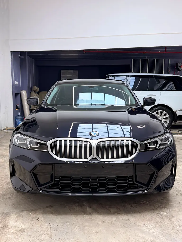 BMW 3-Series 2023 — photo 1 of 20