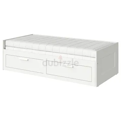 Day bed with 2 drawers + 2 mattresses (expendable)