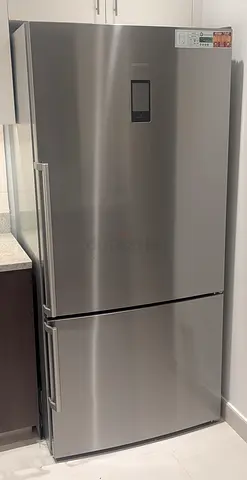 Siemens BIG Capacity Bottom Freezer-Refrigerator Excellent Condition For Sale!!With Delivery Free!!