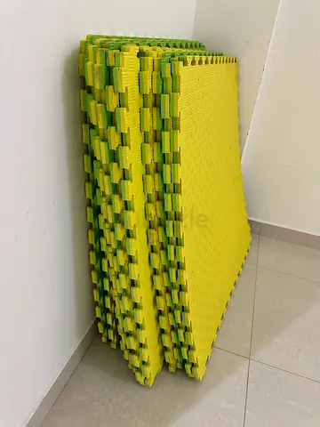 Interlocking Foam Floor Mats - 10pcs Yellow/Green Puzzle Mats (Good Condition)