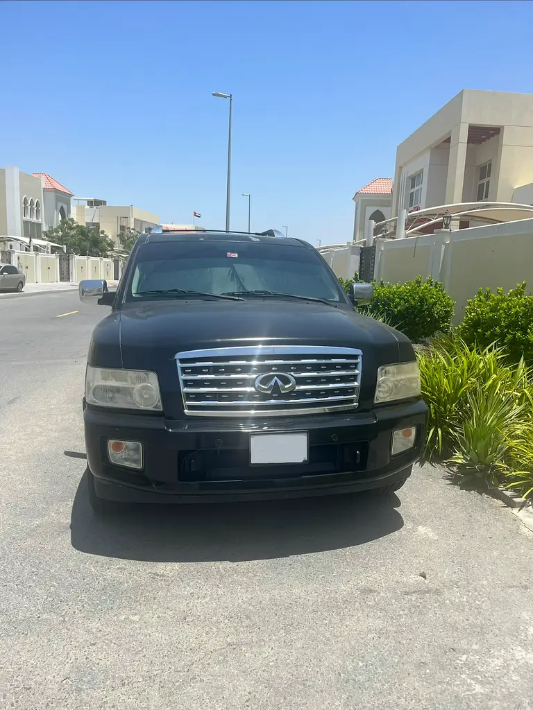 Infiniti QX56 2009 — photo 1 of 2