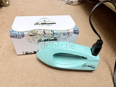 Compact travel steam iron - barely used