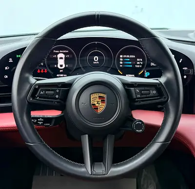 2022 Porsche TAYCAN — миниатюра 16