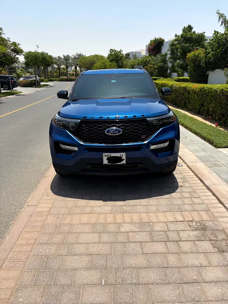 Ford Explorer 2023 — photo 1 of 8