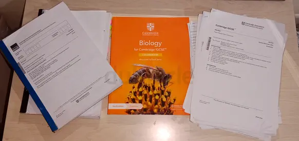 Cambridge igcse biology bundle-includes textbook,topical notes and questions,pastpaper (2016-25)