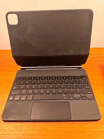 Magic Keyboard for iPad Pro 11-inch – Good Condition