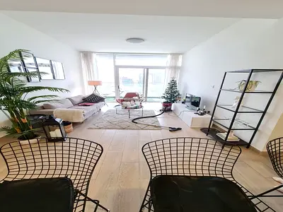 AVAILABLE NOW | SPACIOUS | COMMUNITY LIVING