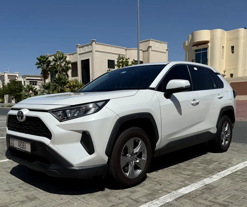 Toyota Rav 4 2023 — photo 1 of 16