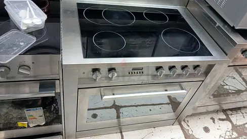 Ariston 5 hubs ceramic electric cooker same like new conditon for sale 1000