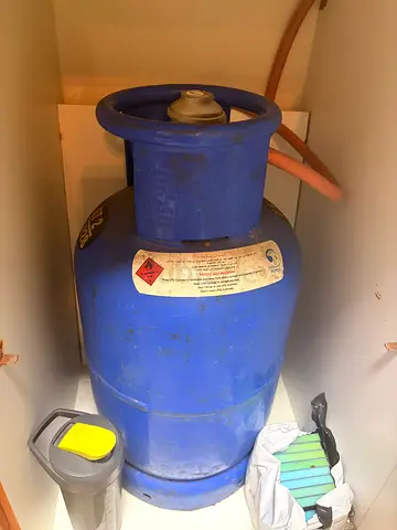 Adnoc  Gas Cylinder with regulator