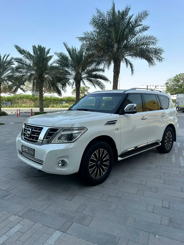 Nissan Patrol 2016 — photo 1 of 5