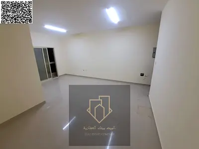 إطلالة جذابة على شارع رئيسي بموقع ممتاز