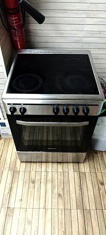 Westpoint Ceramic Cooker 60x60 | 4 Hobs + Electric Oven | AED 460