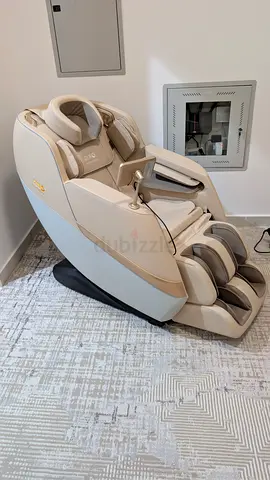 Excellent Condition ZERO Healthcare Full Body Massage Chair (Zero Gravity)