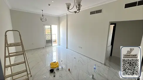 غرفتين وصالة 3 حمام بلكونة باطلالة مفتوحة على طريق الشيخ محمد بن زايد منطقة الحليو2 تصميم راقي جدا على شارع رئيسي براكن مجانية مطبخ كبير