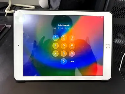Apple iPad 2017 9.7” WiFi 32GB Gold – Model MPGT2AE/A – Excellent Condition