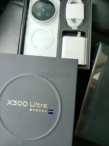 vivo X30 Ultra (X300 Ultra) - Complete Box with Charger and Accessories, Good Condition