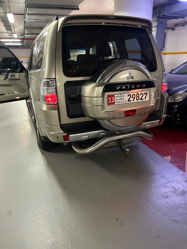 Mitsubishi Pajero 2014 — photo 1 of 3