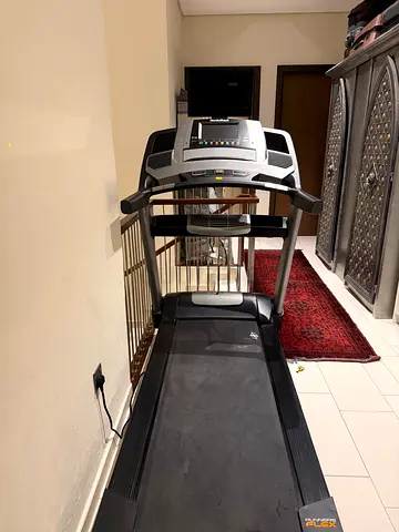 NordicTrack Treadmill - excellent Condition (like new), Incl. Console and Safety Key
