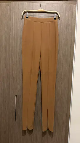 ZARA high-waist slim trousers - size S