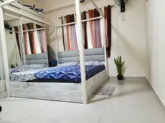 Family Room for rent Working couple (Muslim Only)