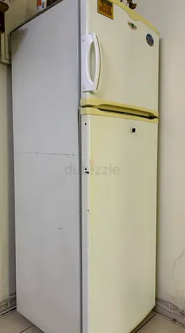 Refrigerator Fridge good working condition and gas stove