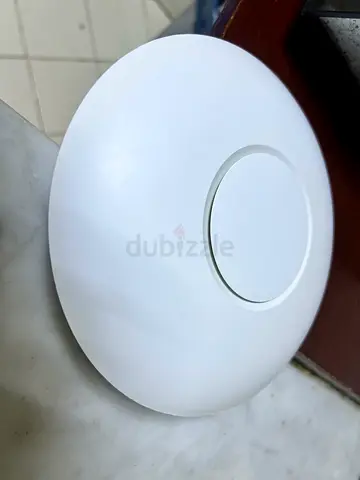 Ubiquiti UniFi XG Quad-Radio 802.11ac Wave 2 Access Point