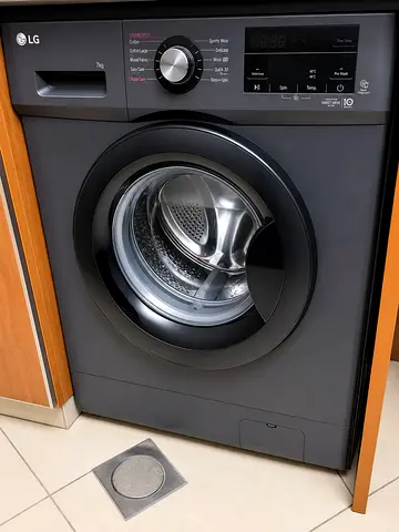 LG Front Load Washing Machine 7kg with Dryer -Excellent Condition