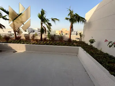 شقه للايجار بمنطقه الفلاح مع رووف خاص