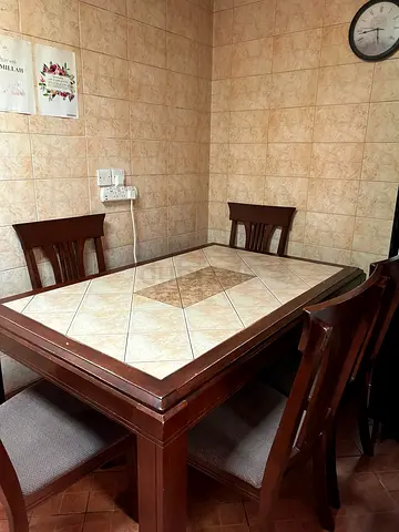 Dining table 6 seater
