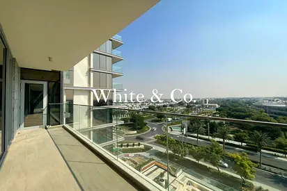 Luxury 2 Br | Amazing Views | with Maid