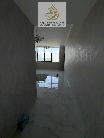 غرفتين وصالة للإيجار مقابل محكمة عجمان 📍 جيم ومسبح وباركنج ✨ 3 حمام