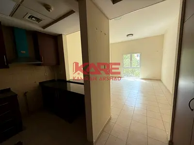 Modern Spacious Studio Excellent Location