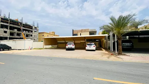 Professional English Advertisement (Around 150 Words) Luxury residential and commercial villa available for annu