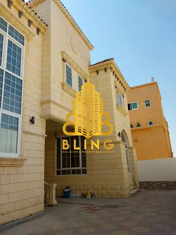 Spacious 4 Master Bedroom Villa With Parking & Balcony