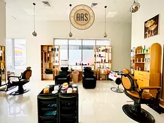 Spacious Commercial Shop | High Visibility Location | Multiple Cheques | 155K