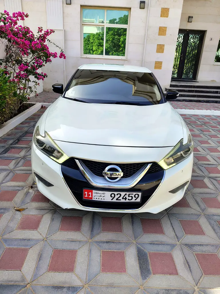 Nissan Maxima 2016 — photo 1 of 19