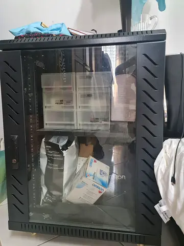 Server rack/cabinets