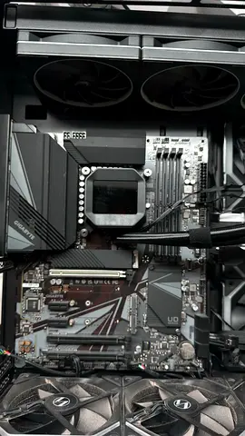 i7-12700K + Z690 UD motherboard  + Deepcool 360 RGB AIO Combo