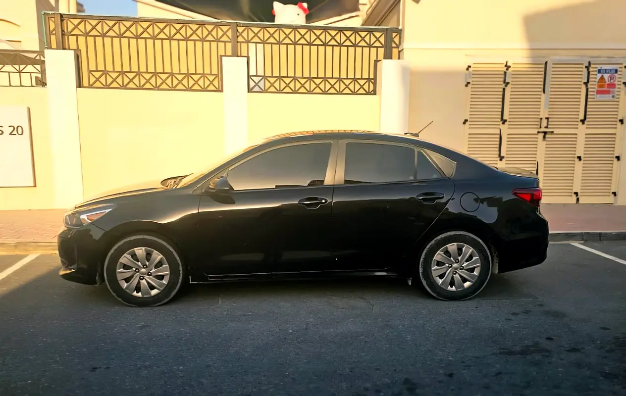 Kia Rio 2020 — photo 1 of 10