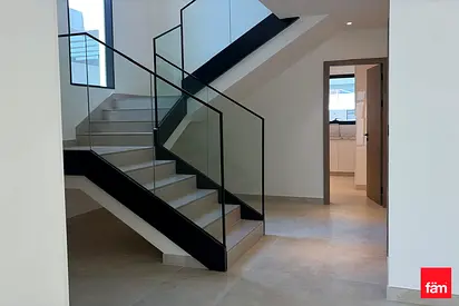 Spacious Family Villa | Elegant Modern Design