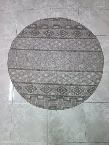 Round Grey Patterned Carpet/Rug (Selling Quick)