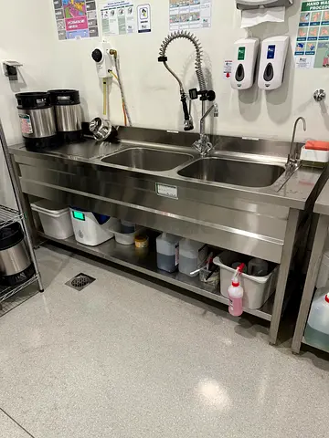 Stainless kitchen sink commercial