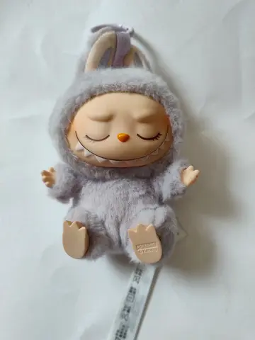 AUTHENTIC LABUBU (SITTING PARTY SERIES) ZIZI