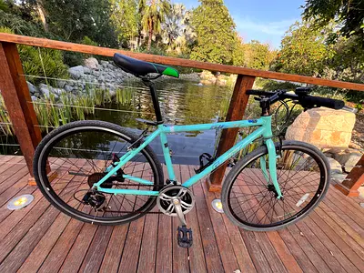 Lightweight Hybrid/Commuter Bike – Mint Green, 21-Speed, Good Condition