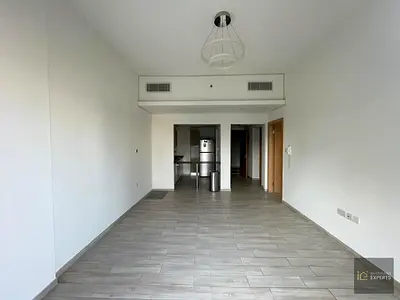 MODERN AND ELEGANT | VACANT | BOOK TODAY