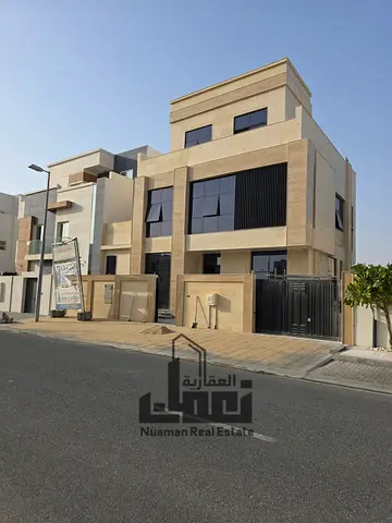 فيلا مستقلة فاخرة للبيع في الحوشي – روف وجلسة وتشطيب راقي قريب جسر الحوشي